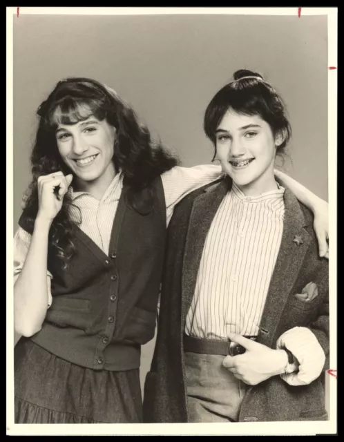 1982 AMY LINKER & SARAH JESSICA PARKER On SQUARE PEGS Vintage Original Photo