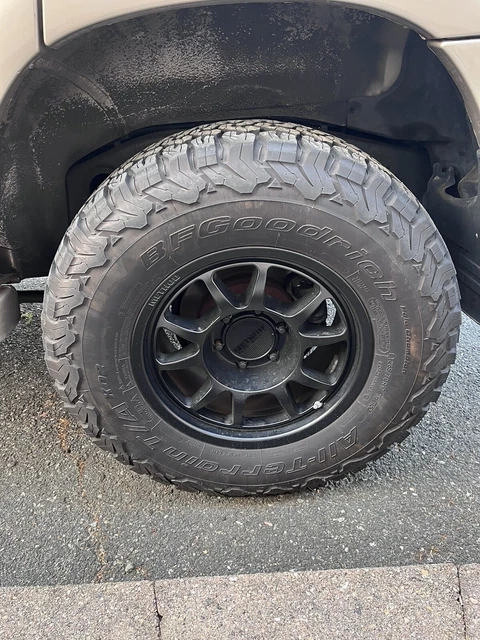 BFGoodrich All Terrain TA KO2 285/70R17 Tire