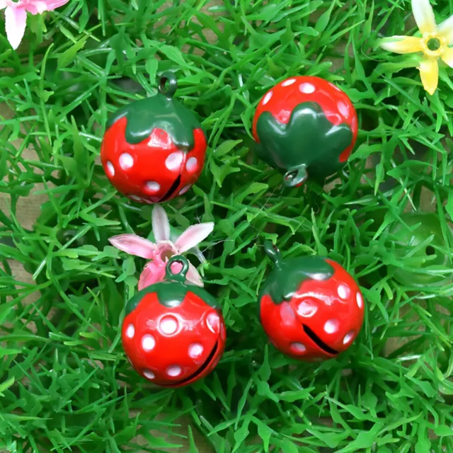 10 Pcs Rouge Le Fer Cloches De Fraise Charmes Collier Petites