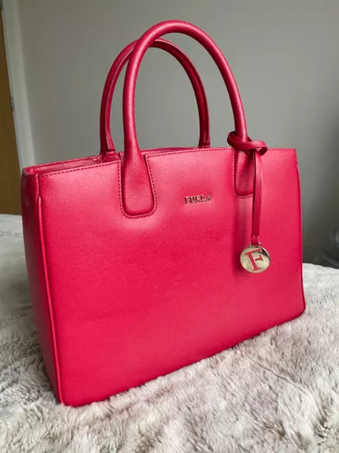 Camilla Furla Saffiano Leather Fucsia tote bag with golden hardware 2