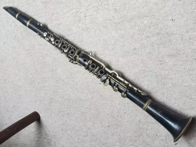 old wooden Bb Clarinet 4 rings ALBERT? System, needs service.