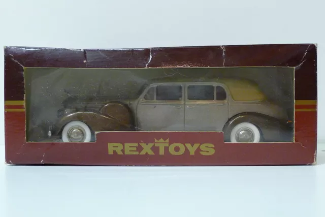 Rextoys Cadillac V16    1938-1940 Coupe De Ville Ferme  1/43