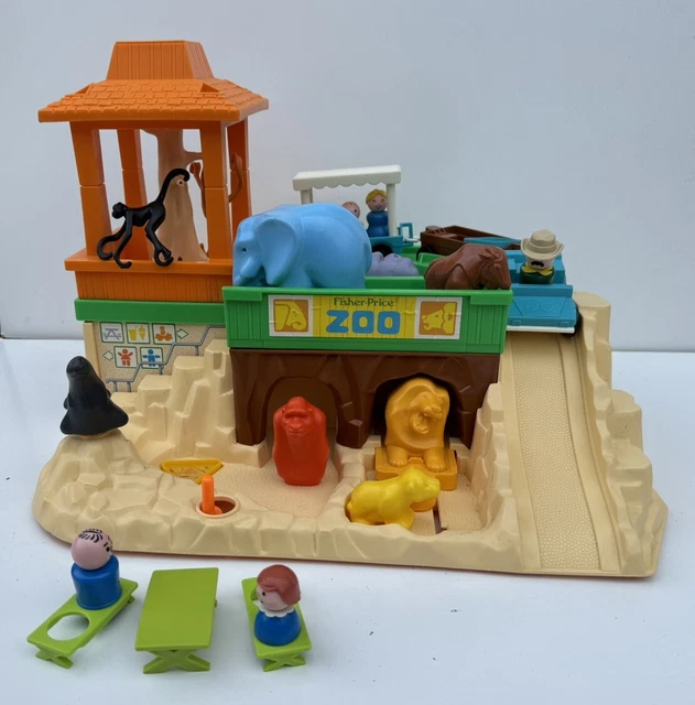 1984 FISHER PRICE Little People Zoo Playset Mostly complete £9.50