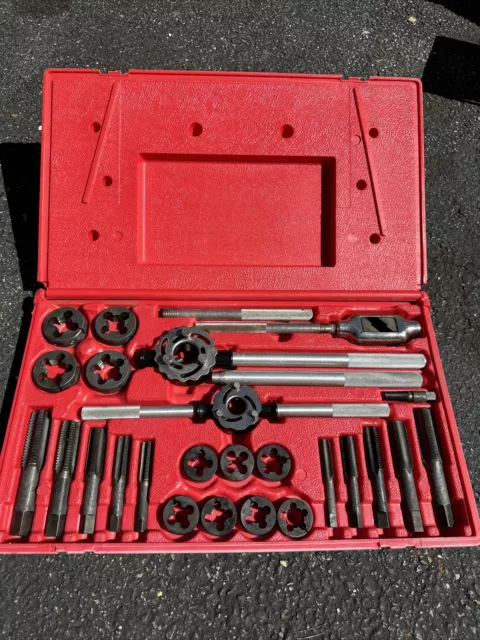 Snap On TDM99117A Metric Tap And Die Set 25 Piece W/Case