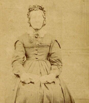 CDV Carte De Visite Victorian antique lady great dress fashion #48 portrait
