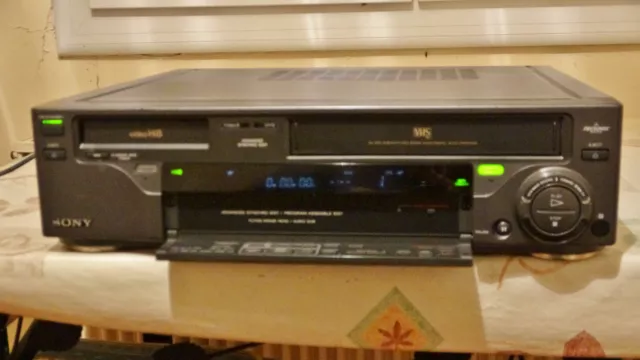 SONY WV-H5 Hi8 8mm VHS Magnétoscope Vidéo Pont Lecteur Maintenu 100V Testé  Actif
