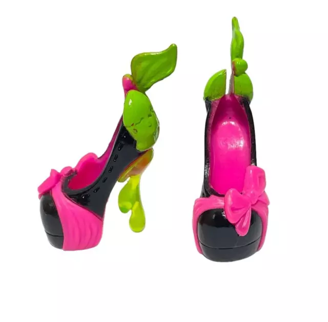 Monster High Scarily Ever After Draculaura Snow Bite Shoes Heels