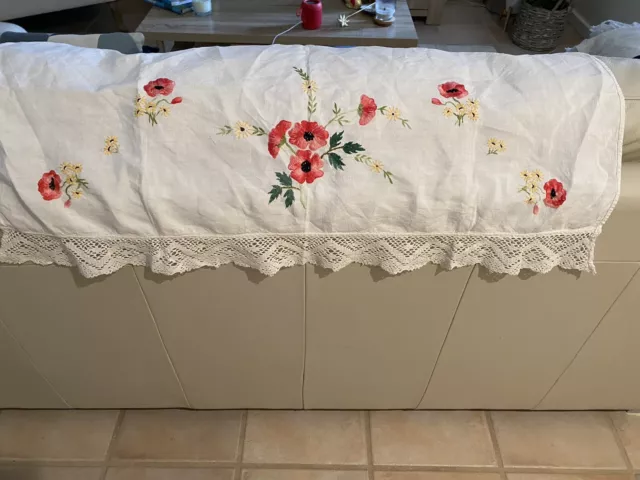 VINTAGE POPPIES Embroidered LINEN   Handmade HALL  Table Cloth With  Lace edge 2