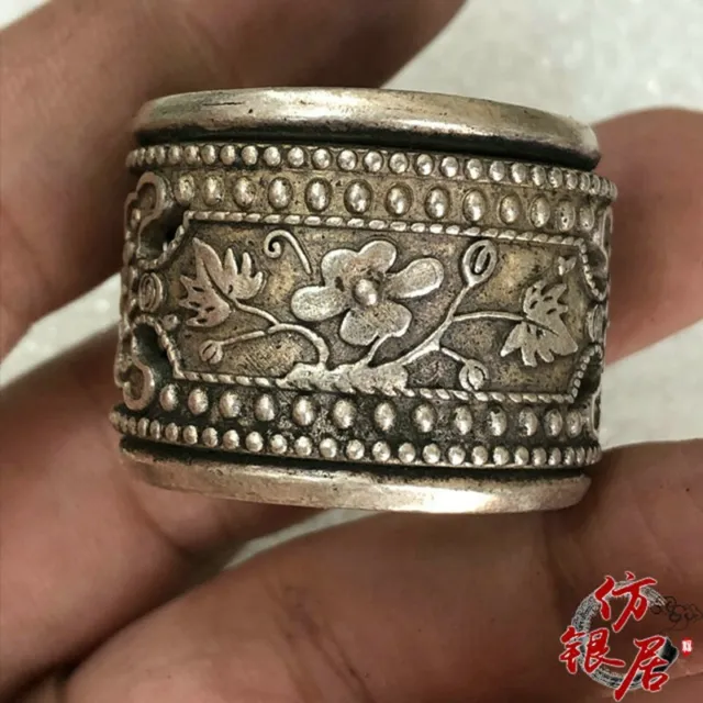 Exquisite Old Chinese tibet silver handcarved flower Pull finge Ring statue 591