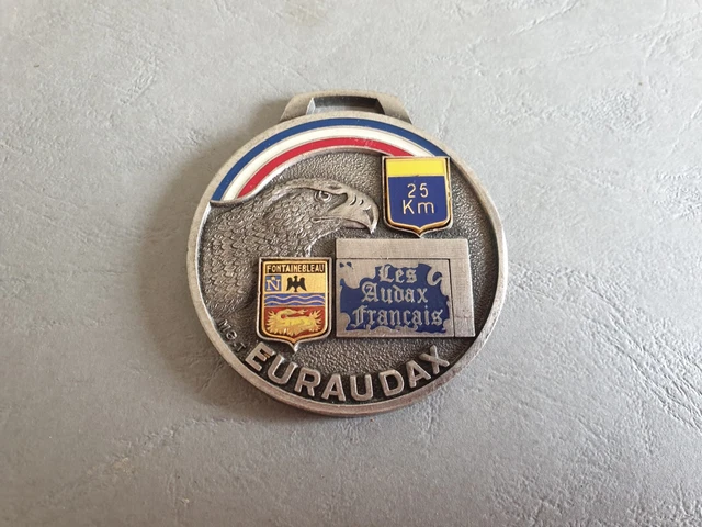 MEDAILLE SECTEUR FRANCAIS DE BERLIN  LES CINQUIEMES 25 KM DE BERLIN 5 MAI 1985