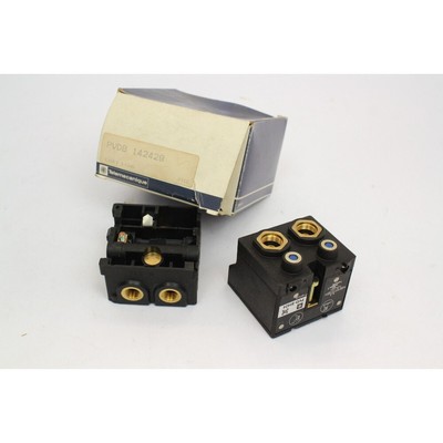 B741 Telemecanique TELEMECANIQUE 80361 PZUA12 Subbase module 