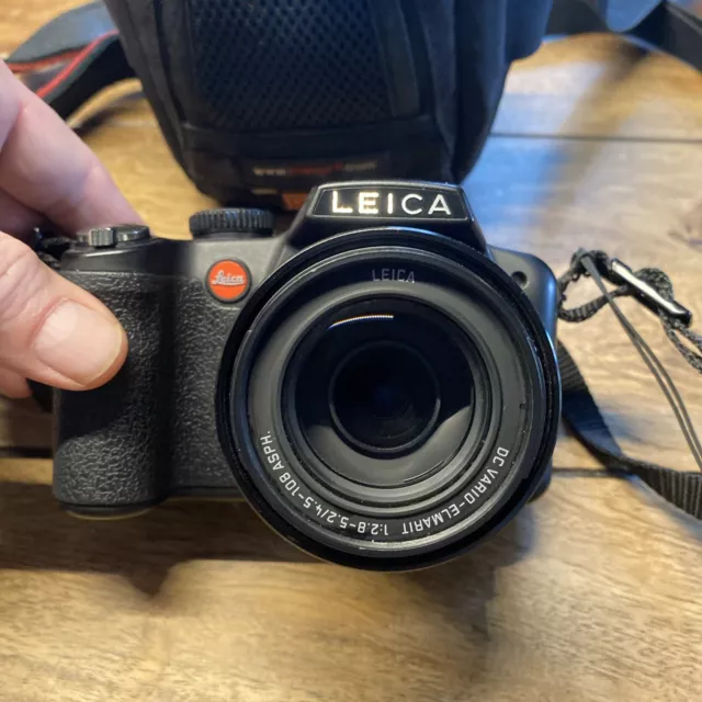 Leica V-LUX 2 14,1 MP Digitalkamera - Schwarz (Kit mit 4.5-108mm f/2.8 Objektiv)