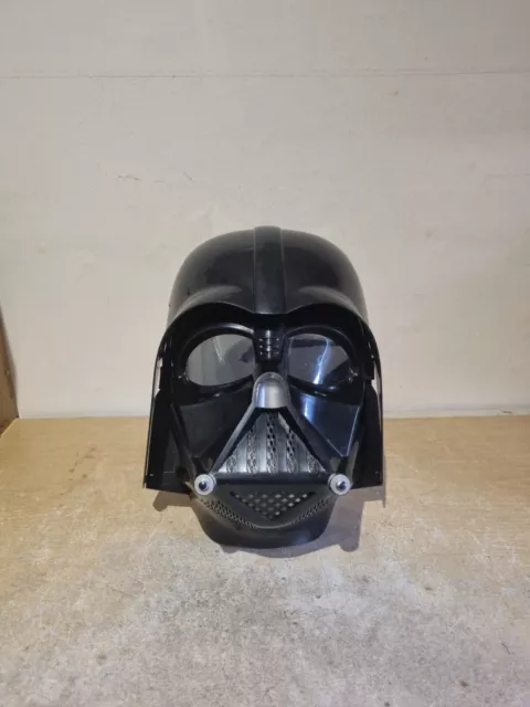 HASBRO Star Wars Darth Vader Talking Helmet Mask 2010  (R2)