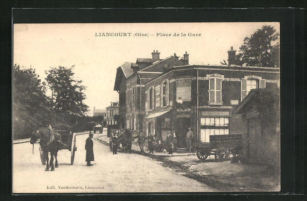 CPA Liancourt, Place de la Gare