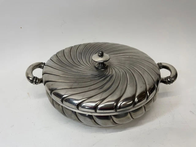 Insolito antipasto rotondo antipasto antico vittoriano pesante placcato argento vorticoso