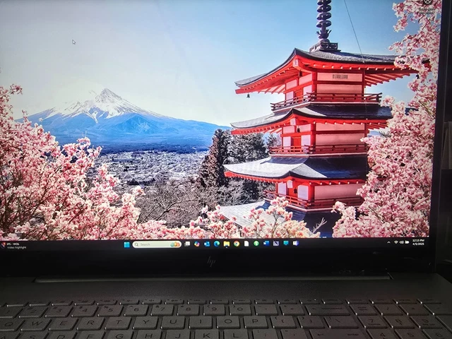 HP ENVY 17-u163cl 17.3 Intel i7-7500U 2.7GHz 940MX 2GB