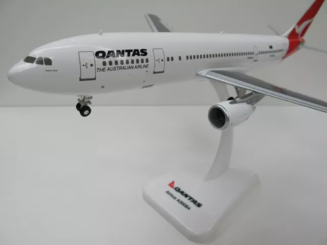 1/200 Qantas Airbus A300B4 VH-TAA "James Cook" final retirement livery