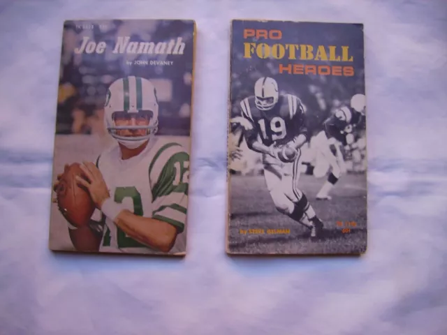 Pro Football Paperback Books Lot of 2 Joe Namath Scholastic Book Services