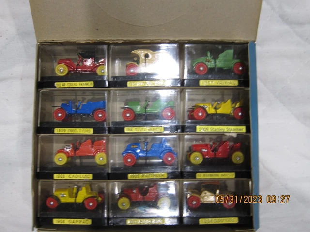 1950's VINTAGE BOX, 12 DIE CAST MODEL CARS, Azrak-Hamway Int'l (AHI:Japan) 1/87 1950's VINTAGE BOX, 12 DIE CAST MODEL CARS, Azrak-Hamway Int'l (AHI:Japan) 1/87