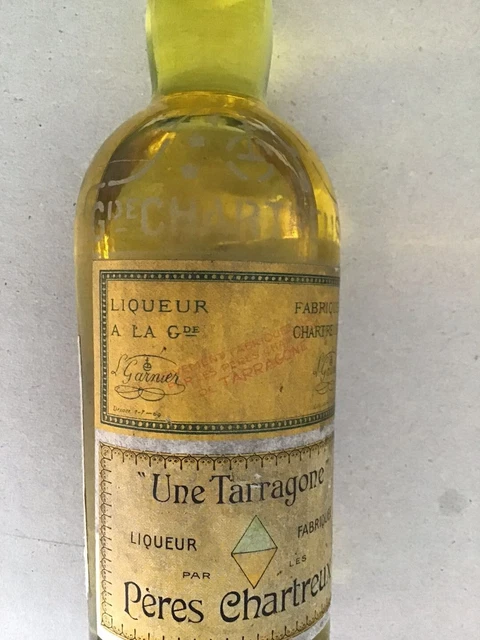 ancienne bouteille liqueur Chartreuse Tarragone
