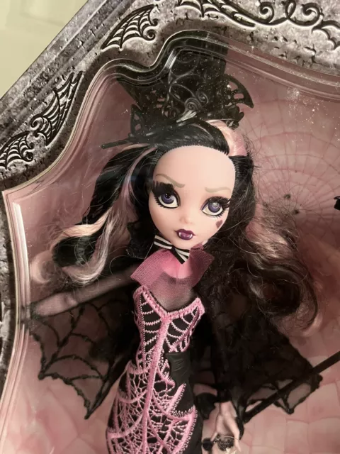 Monster High Draculaura Collector Doll - CHW66 3