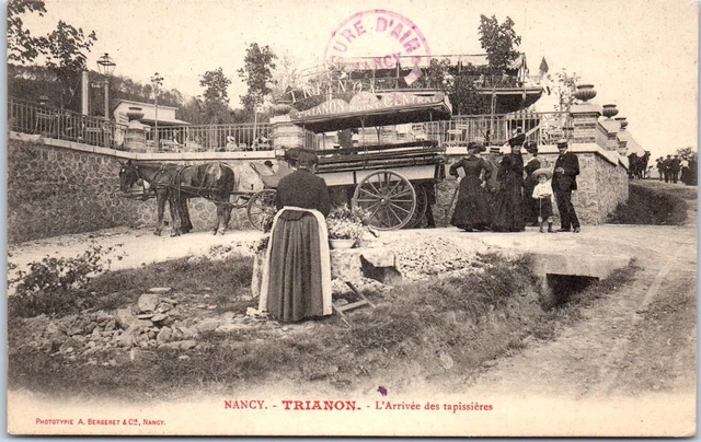 54 NANCY - TRIANON - l'arrivee des tapissieres