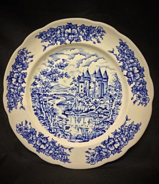 Belle assiette en porcelaine Pyroblan "BP"