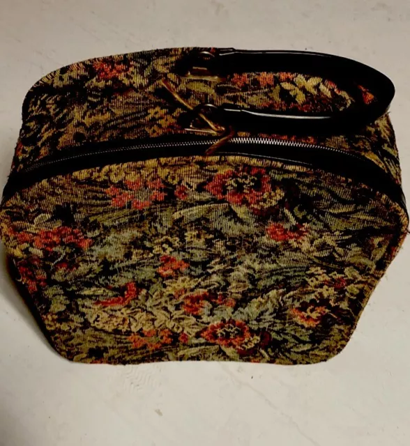 Leisure Luggage Vintage Floral Train Case Tapestry OS