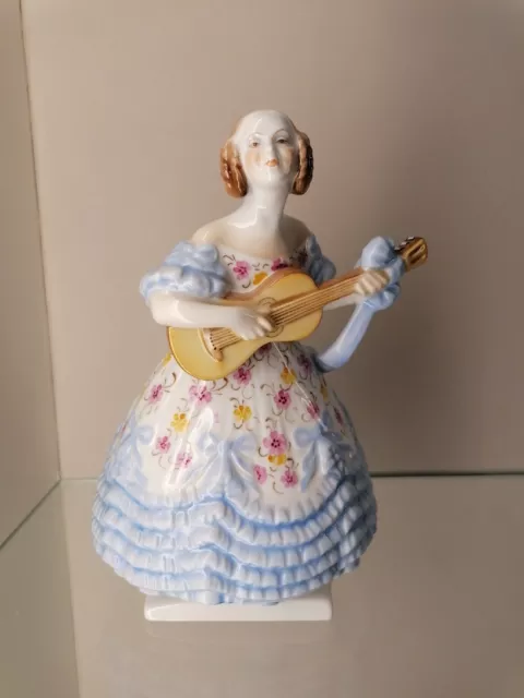 Herend Hungary, Mrs Dery mit Gitarre, Seriennummer 5796,  Höhe 21cm Top