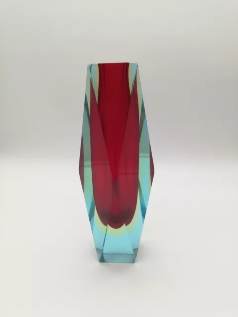 Facettierte Vase Glasvase Murano rot gelb hellblau vintage design