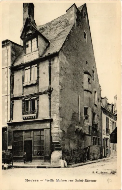 CPA NEVERS - Vieille Maison rue St-ÉTIENNE (456496)