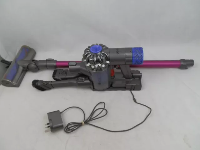 Dyson V6 Absolute Cordless Vacuum Cleaner with Attachments Wand Charger Working