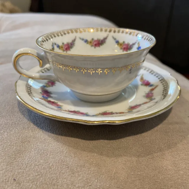 Juego de tazas de té y platillos con adornos de oro floral Schumann Baviera Alemania
