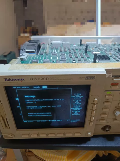 Tektronix TDS 520D Digital Phosphor Oscilloscope