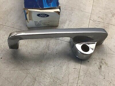 Ford Large Truck OEM Driver Side Exterior Door Handle D0HZ-8022405-A