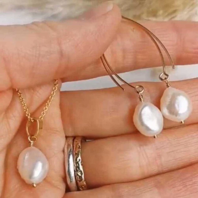 A Set 18K 10-11MM White Freshwater Pearl Earrings Necklace Halloween Party