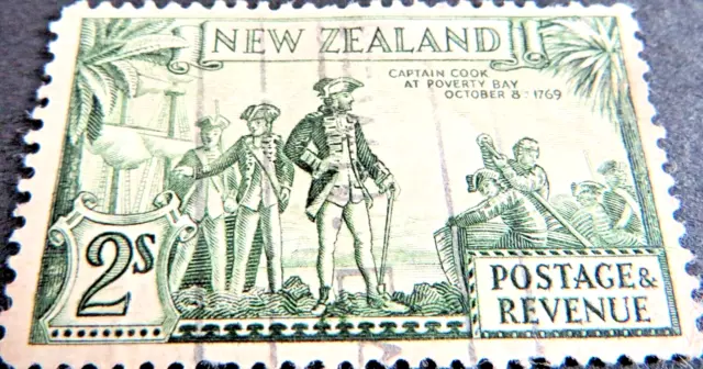 New Zealand Stamp George V - 1935 Captain Cook 2s Shillings Olive Green - SG:568