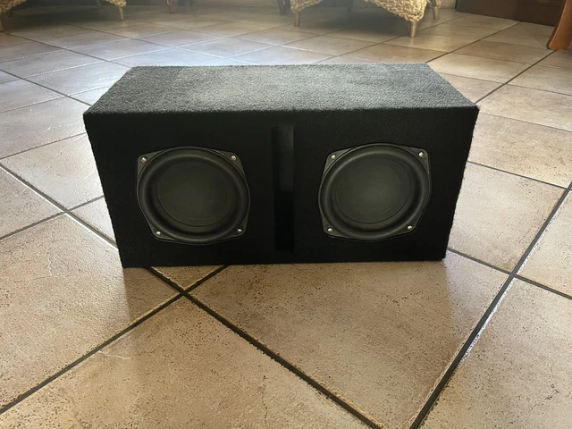 Subwoofer Per Auto Sotto Sedile VEVOR - 8 Pollici (203 Mm), Amplificatore Integrato 400W, Profilo Sottile 3.1 Pollici