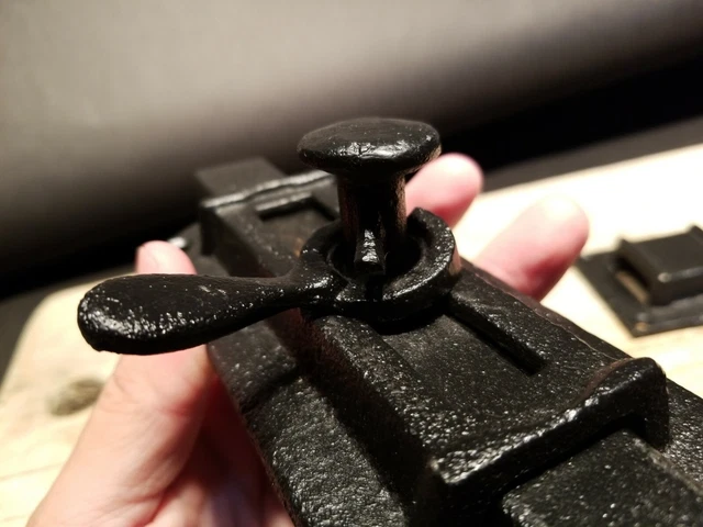 Antique Vintage Style Cast Iron Door Gate Slide Lock Latch 3