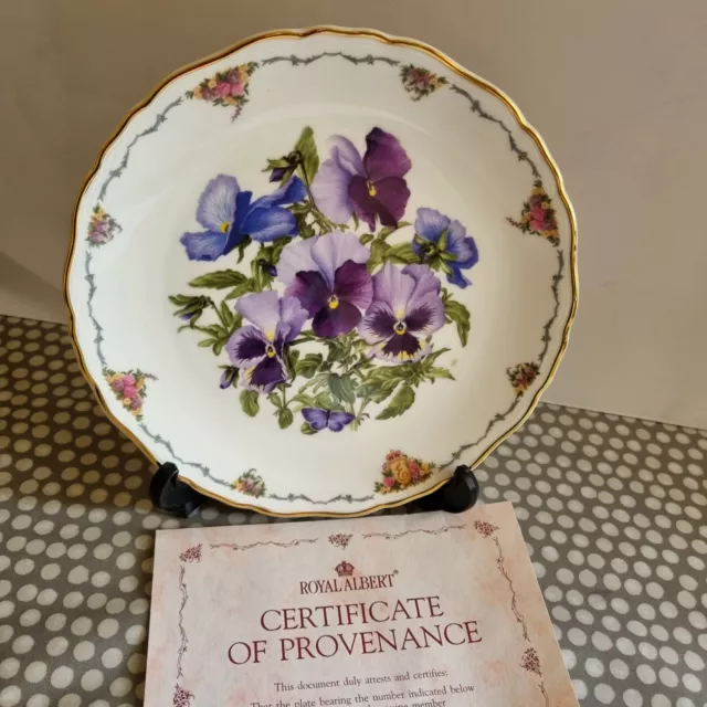 Royal Albert  The Queen Mother's Favourite Flowers "Pansies" Collectors Plate