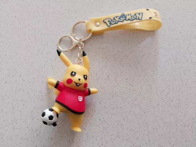 Porte-clés Pokemon Pikachu, figurines de dessin animé 69 gr Cadeau pour Noël.