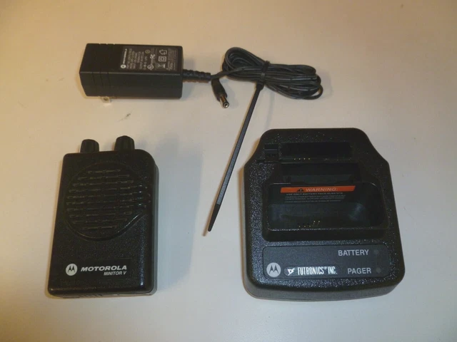 Motorola Minitor V 151-158.9 MHz VHF Stored Voice Fire EMS Pager & Charger