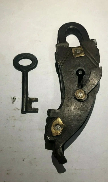 Altes Antikes Eisen Einzigartige Form Hyderabadi Schloss Mit Schlüssel.