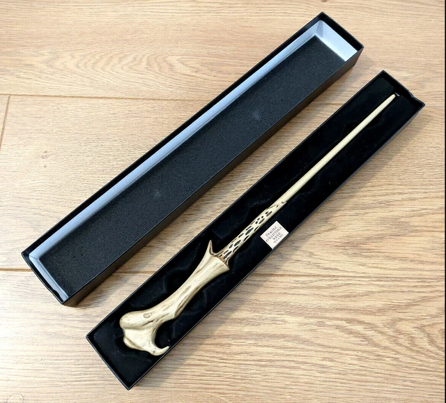 warner-bros-studio-tour-official-harry-potter-voldemort-wand-29-96