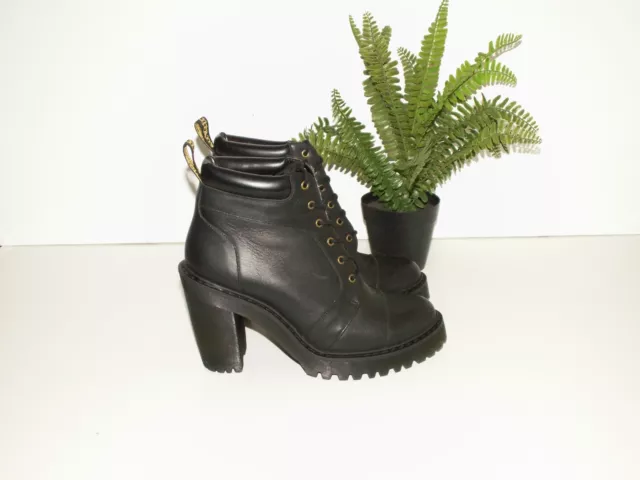 Dr martens kendra vs averil top