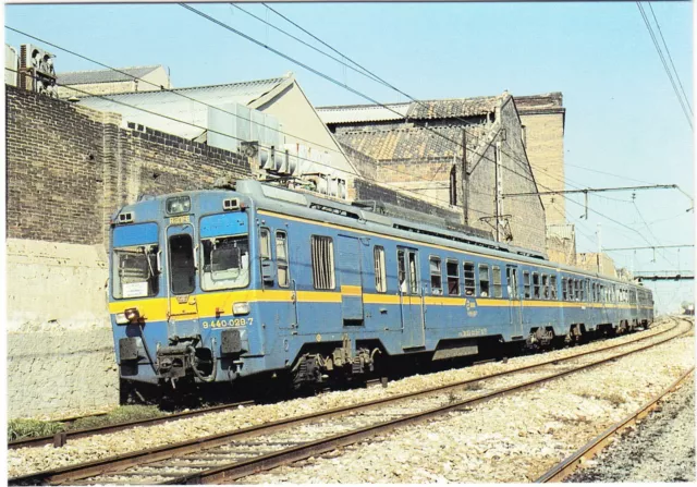 SPAIN       *      RENFE      440 series Train at Barcelona in 1986