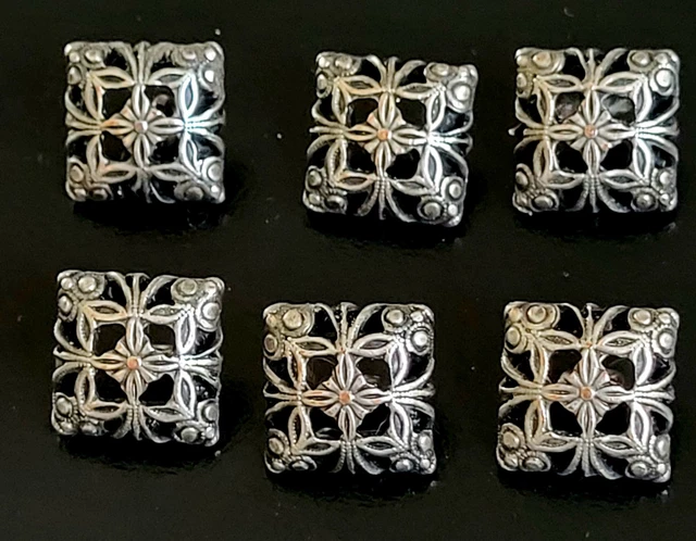 Lot De 10 Boutons Anciens En Métal Argenté Aux Armoiries De Paris - Diamètre 14mm - Neufs