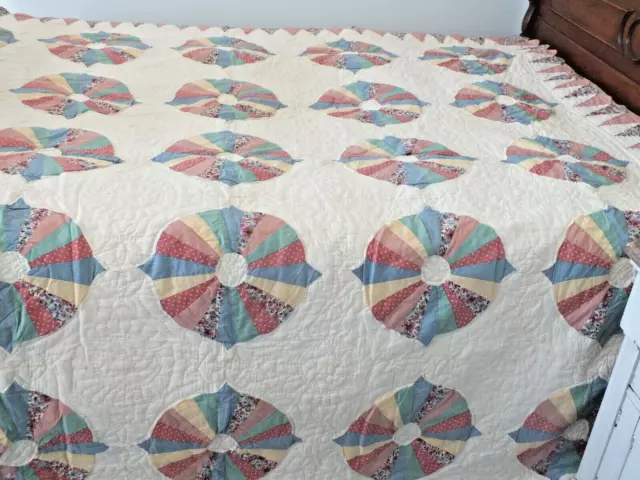 DRESDEN PLATE hand quilted QUILT 82" square 25 blocks vtg tear drop scallop edge