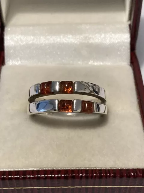 Unusual Sterling Silver & Amber Double Band Ring. Size N