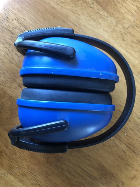 3M Professional Earmuff Noise Reduction Ear Protection 23dB Adjustable 90559